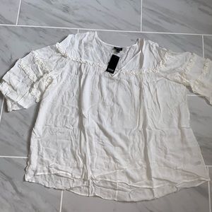 a.n.a White Puff Sleeve Blouse with Ruffled Details XL